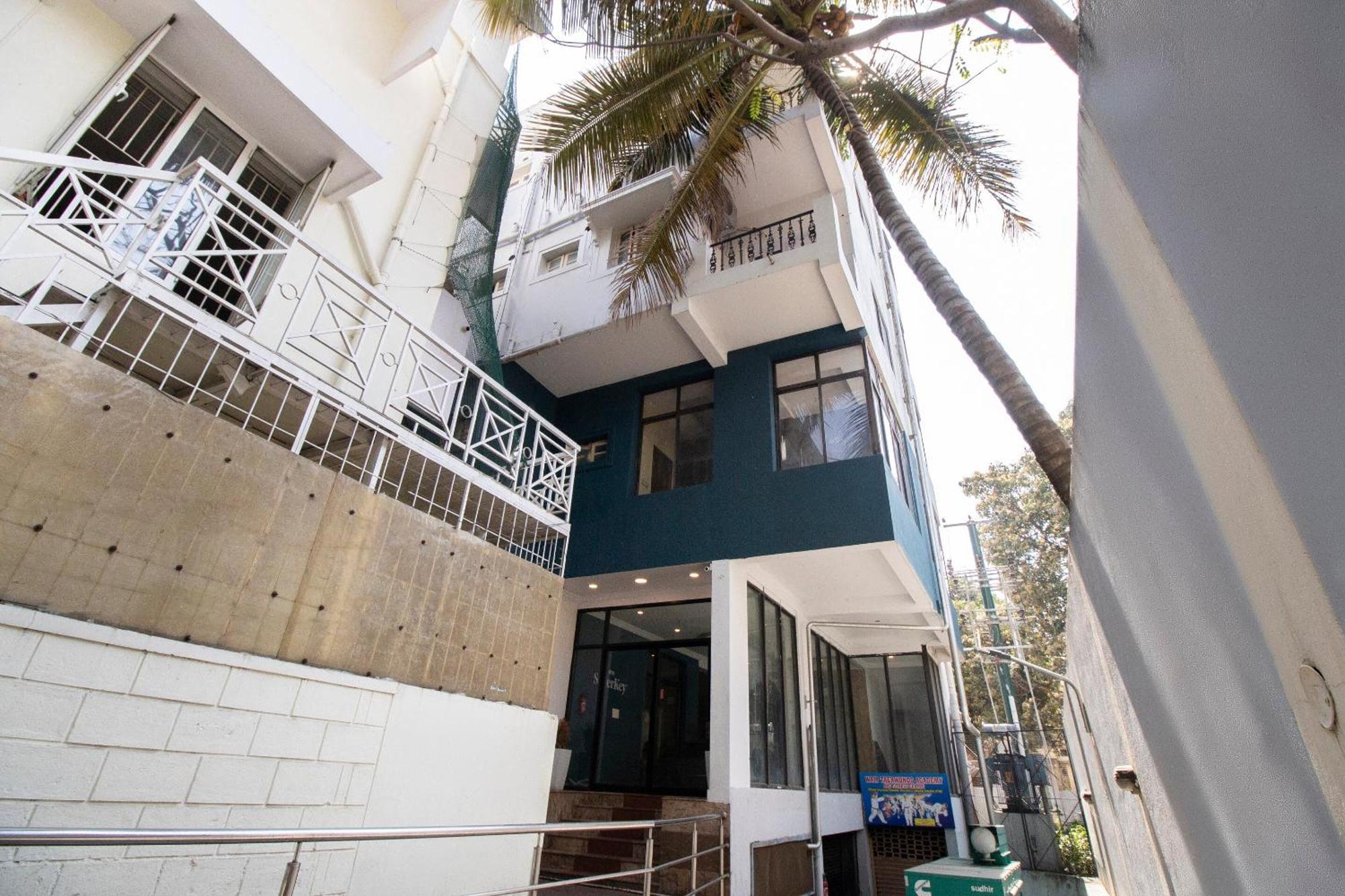 Capital O 70156 Victorian Comforts Bangalore Exterior foto