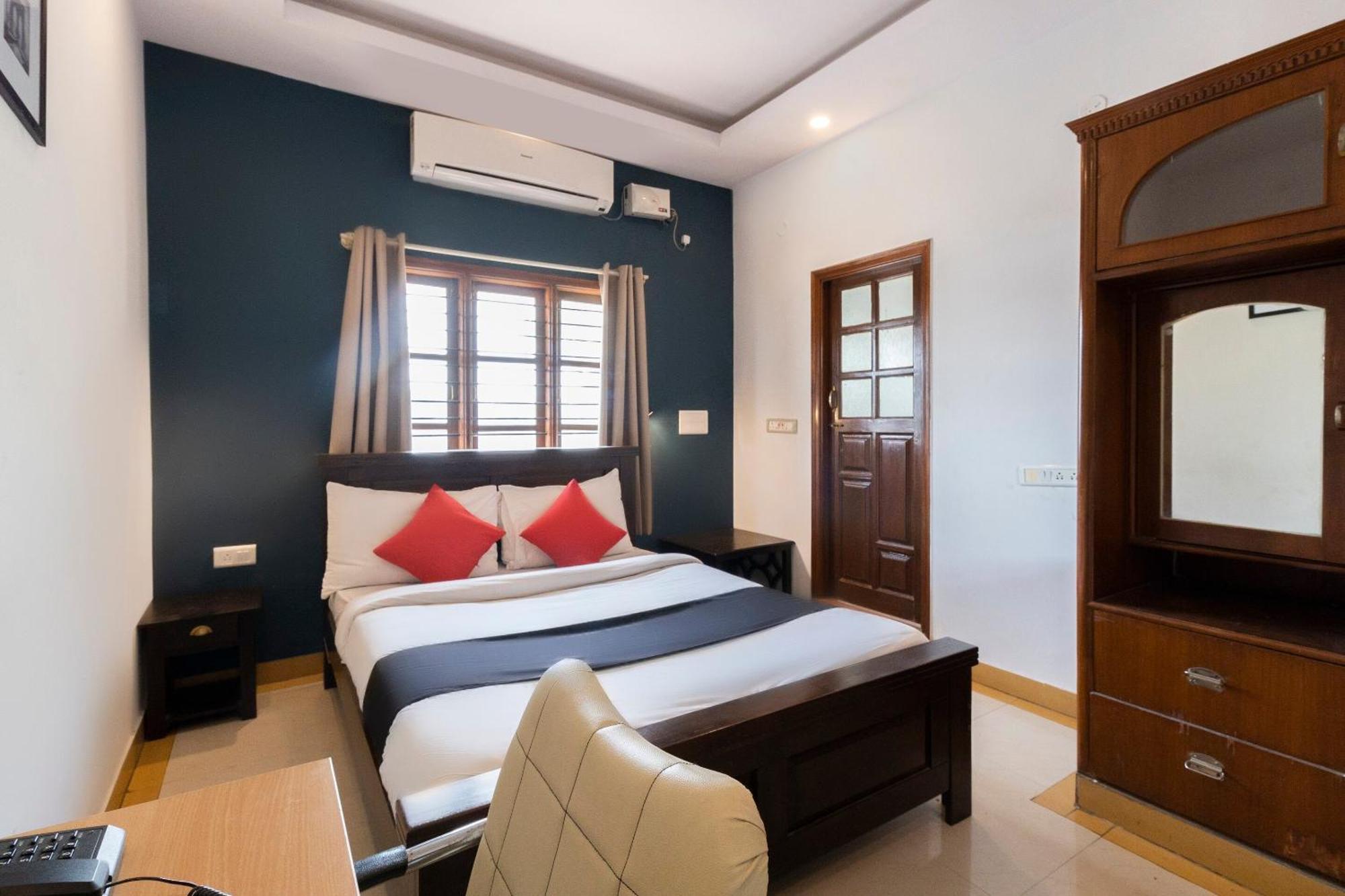 Capital O 70156 Victorian Comforts Bangalore Exterior foto