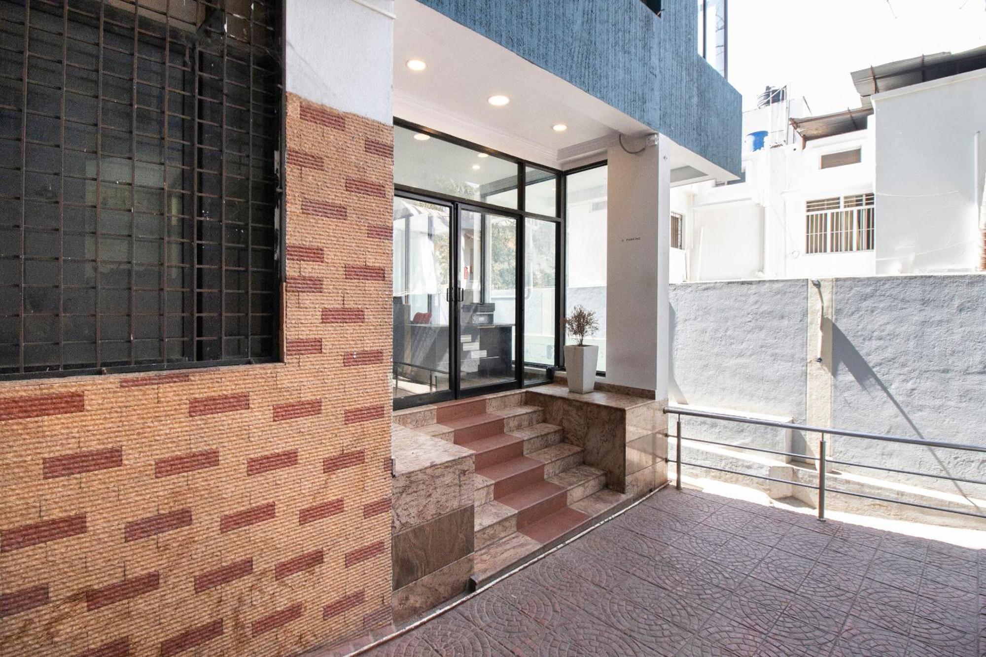 Capital O 70156 Victorian Comforts Bangalore Exterior foto